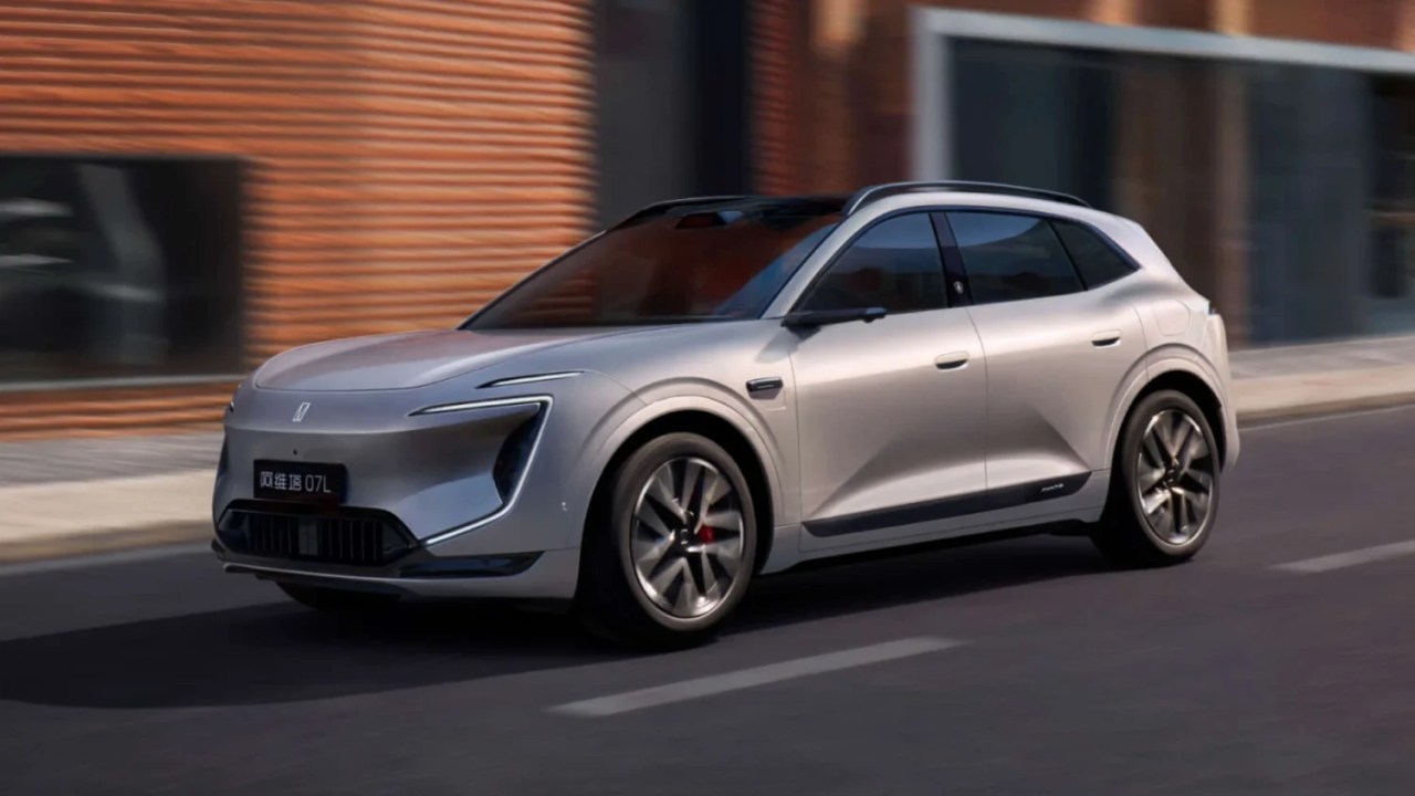 Avatr 07L: o SUV elétrico de quase 1.000 cv que se transforma em acampamento móvel com camas e projetor