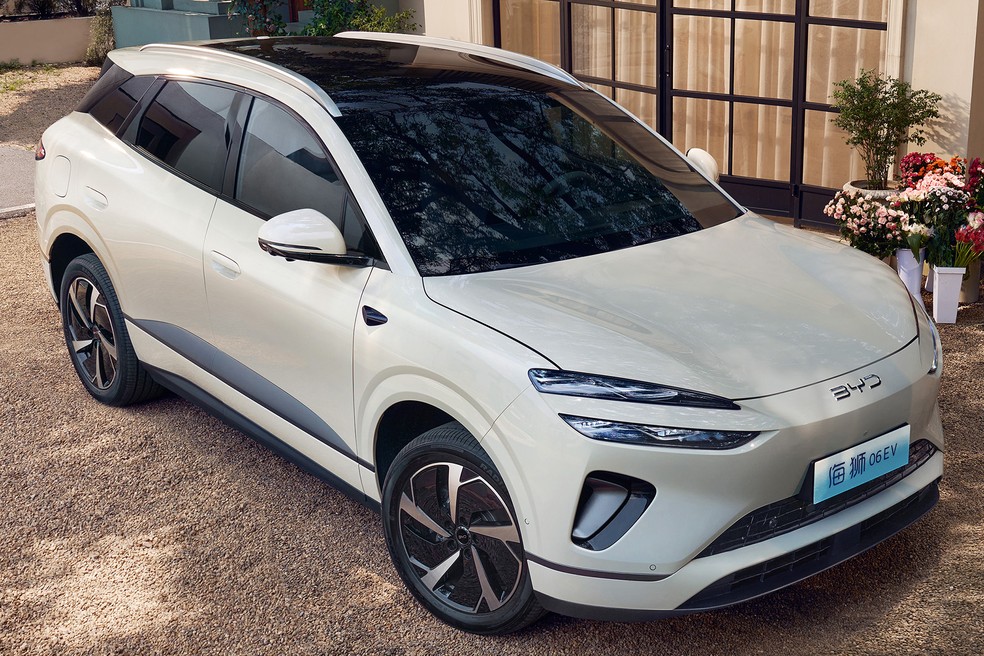 BYD Sealion 06, possível sucessor do Song Plus, é flagrado no Brasil