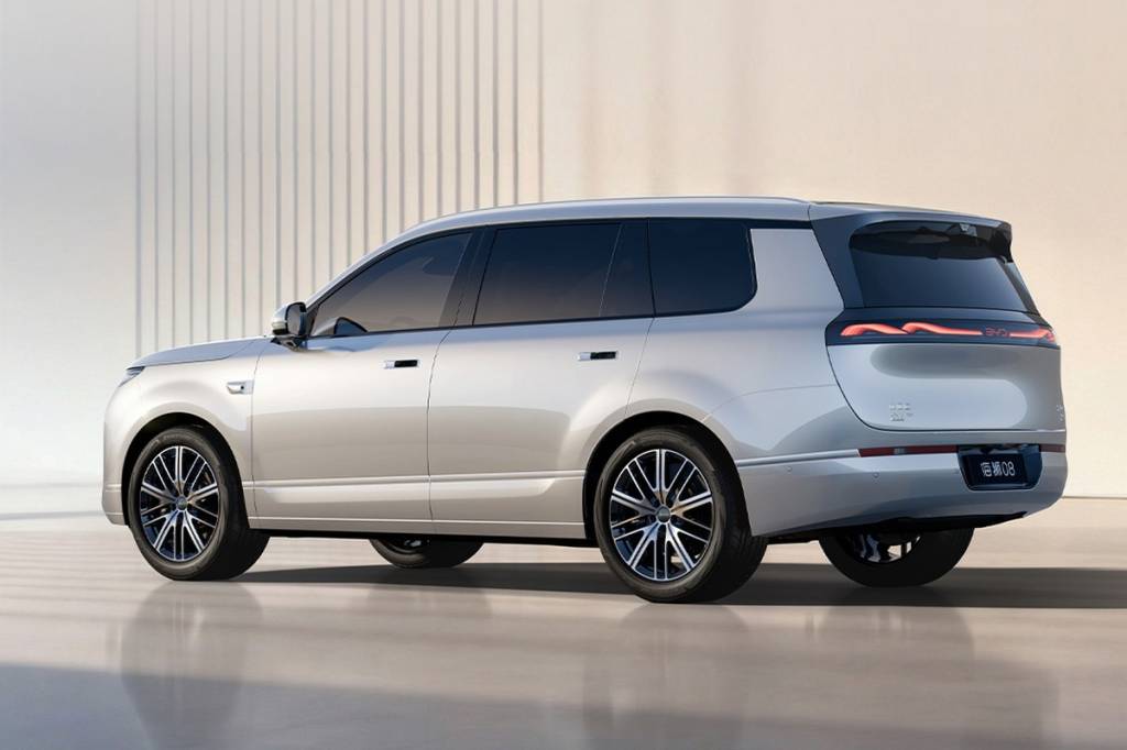 BYD Sealion 08: SUV de seis lugares com até 796 cv desafia o próprio BYD Tan