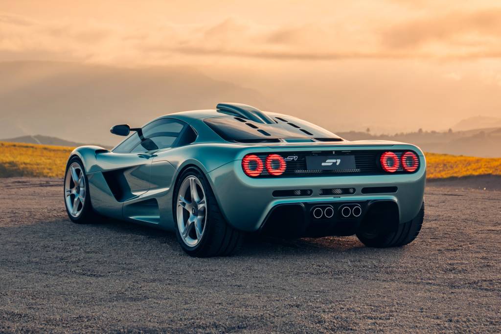 Gordon Murray S1: superesportivo com volante central, motor V12 aspirado e câmbio manual evoca o lendário McLaren F1