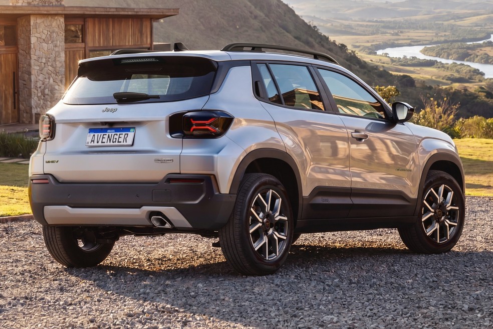 Jeep Avenger chega ao Brasil: preços, versões, motor híbrido, consumo e comparativo com rivais