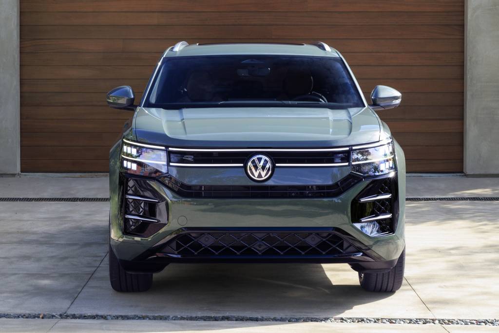 Novo VW Atlas Cross Sport 2027 adota telas gigantes e motor 2.0 turbo mais potente