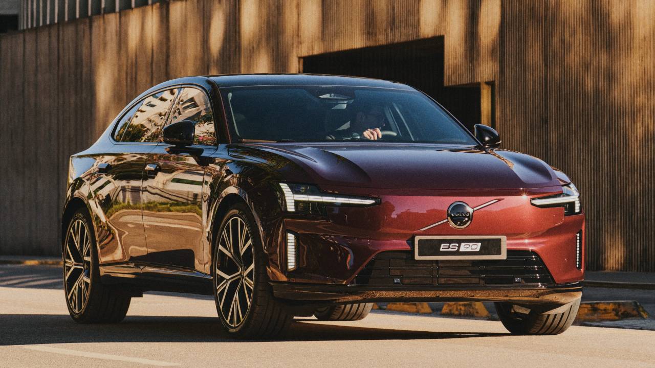 Teste: Volvo ES90 é o sedã elétrico de luxo que desafia o domínio dos SUVs no Brasil