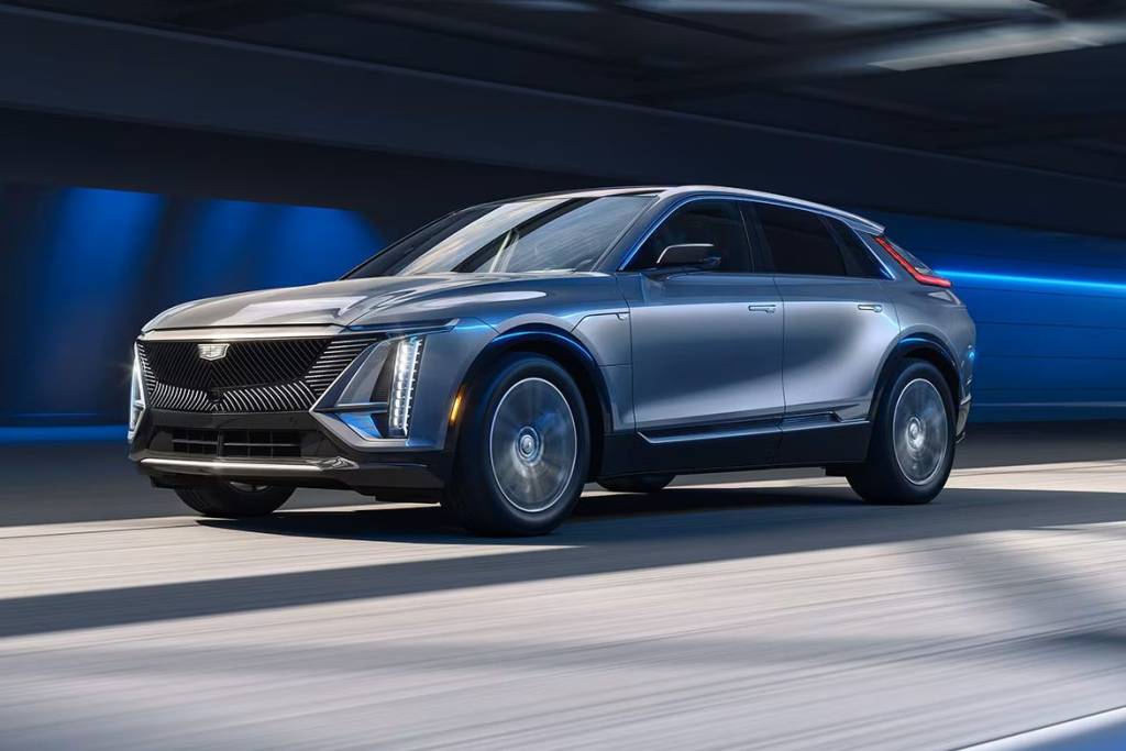 Cadillac estreia no Brasil com SUVs elétricos de luxo por até R$ 990 mil