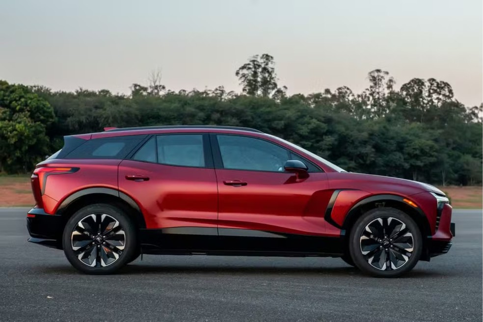 Chevrolet Blazer EV chega a ter R$ 138 mil de desconto antes de receber nova versão no Brasil