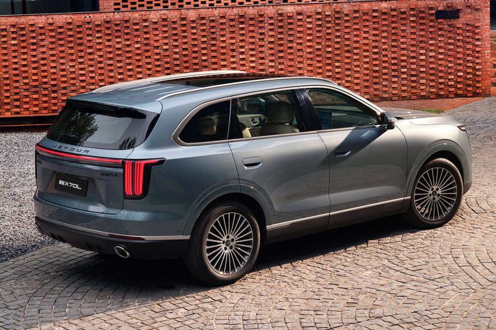 Exclusivo: Jetour S08 chega ao Brasil em outubro como SUV híbrido de 7 lugares