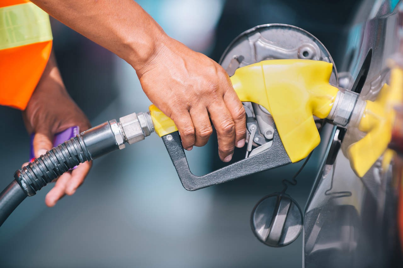 Gasolina com 35% de etanol: governo libera início dos testes no Brasil