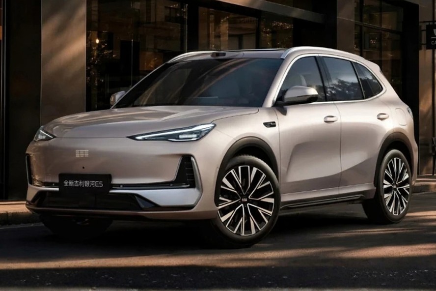 Geely EX5 elétrico ganha 329 cv e autonomia de até 635 km com atualização na China