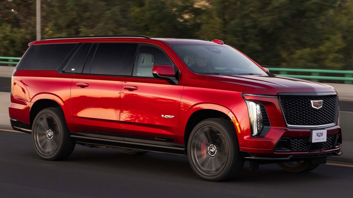GM busca mudança na legislação brasileira para importar Escalade, Suburban e modelos GMC
