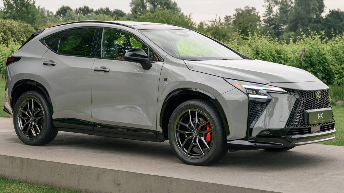Novo Lexus NX ganha mais potência e tecnologia de recarga rápida 