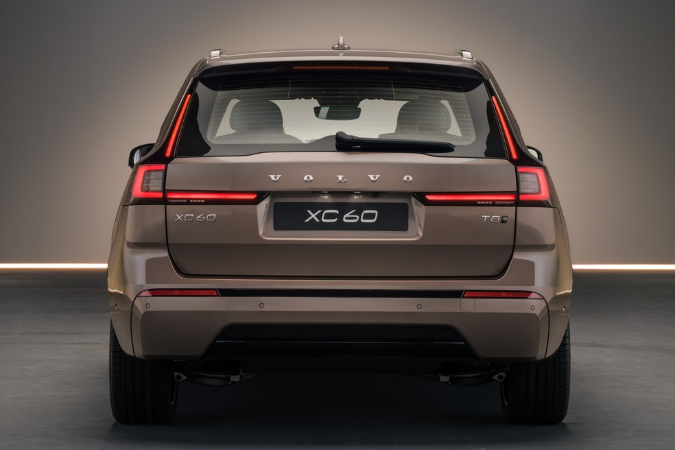 Volvo XC60 e XC90 ganham bateria maior, autonomia elétrica ampliada e tanque pressurizado