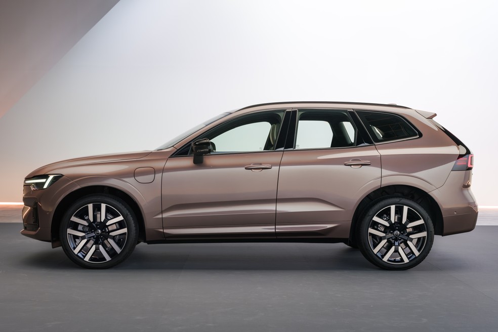 Volvo XC60 e XC90 ganham bateria maior, autonomia elétrica ampliada e tanque pressurizado