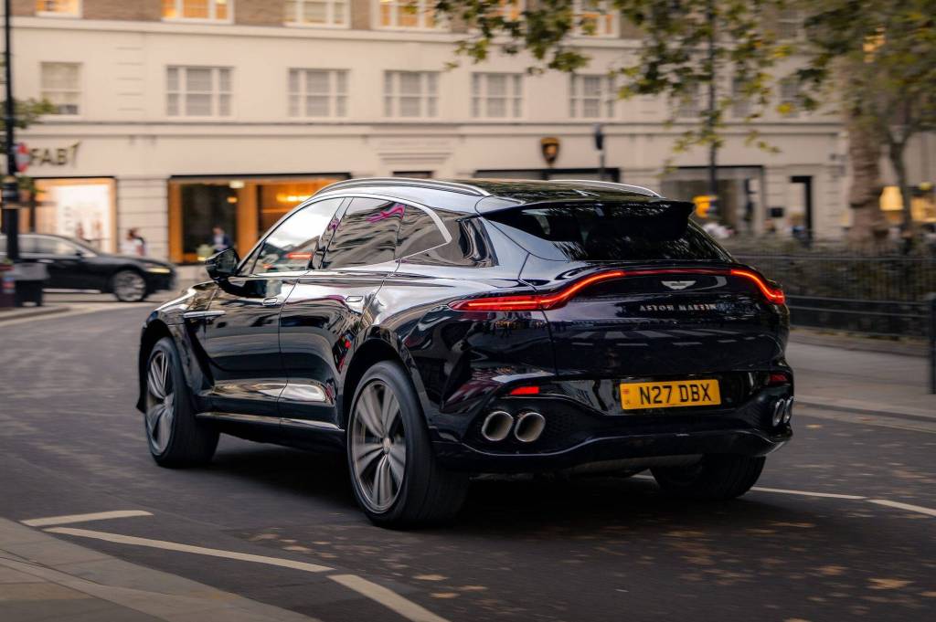 Aston Martin DBX GT: novo SUV troca ronco por conforto e silêncio refinado