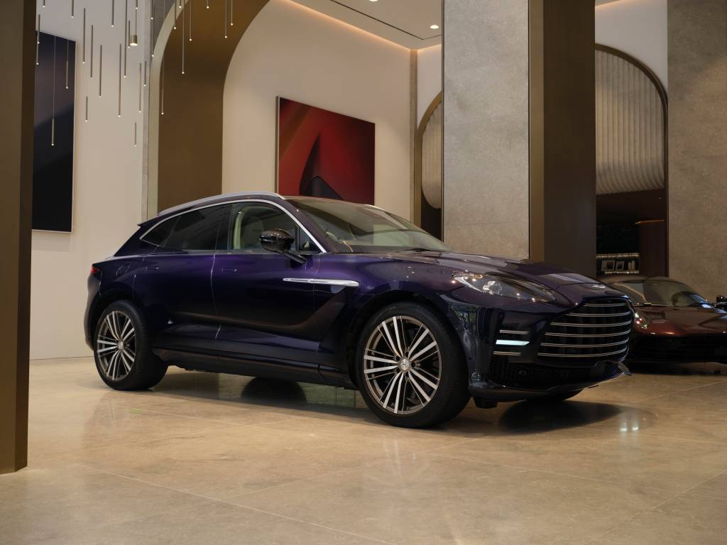 Aston Martin DBX GT: novo SUV troca ronco por conforto e silêncio refinado