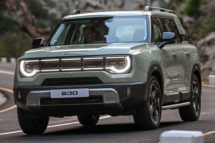 Baic B30 HEV: primeiro SUV híbrido da marca chinesa no Brasil chega entre março e abril de 2027