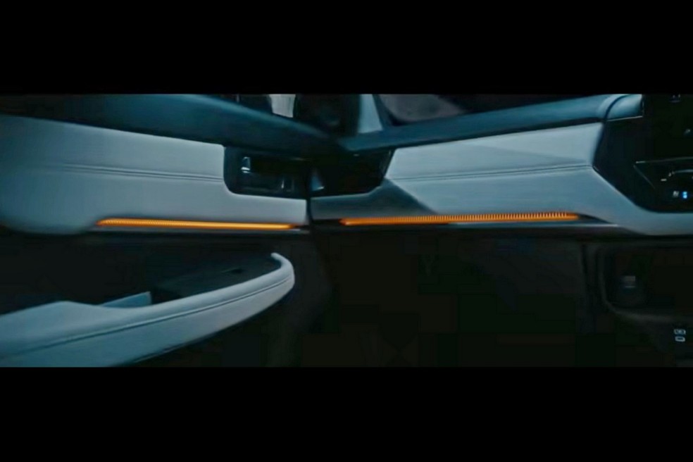 Honda WR-V se prepara para mudança visual com grade luminosa e novo interior