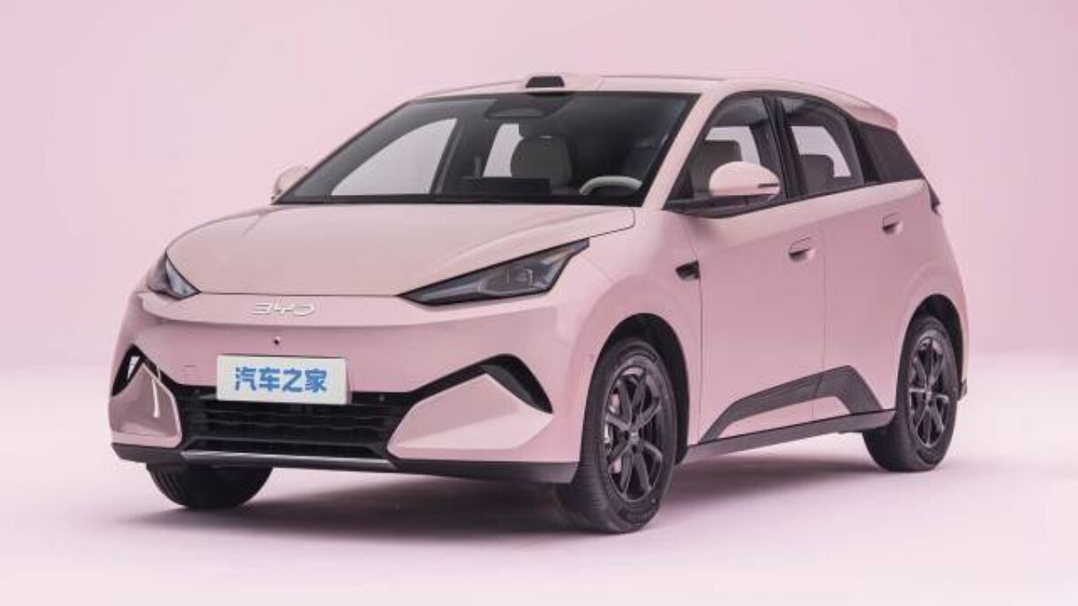 Nova geração do BYD Dolphin Mini surpreende com banco com massagem e compartimento secreto